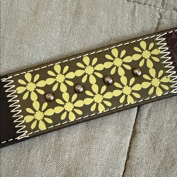 Floral Embroidered Leather Belt - Picture 4 of 6